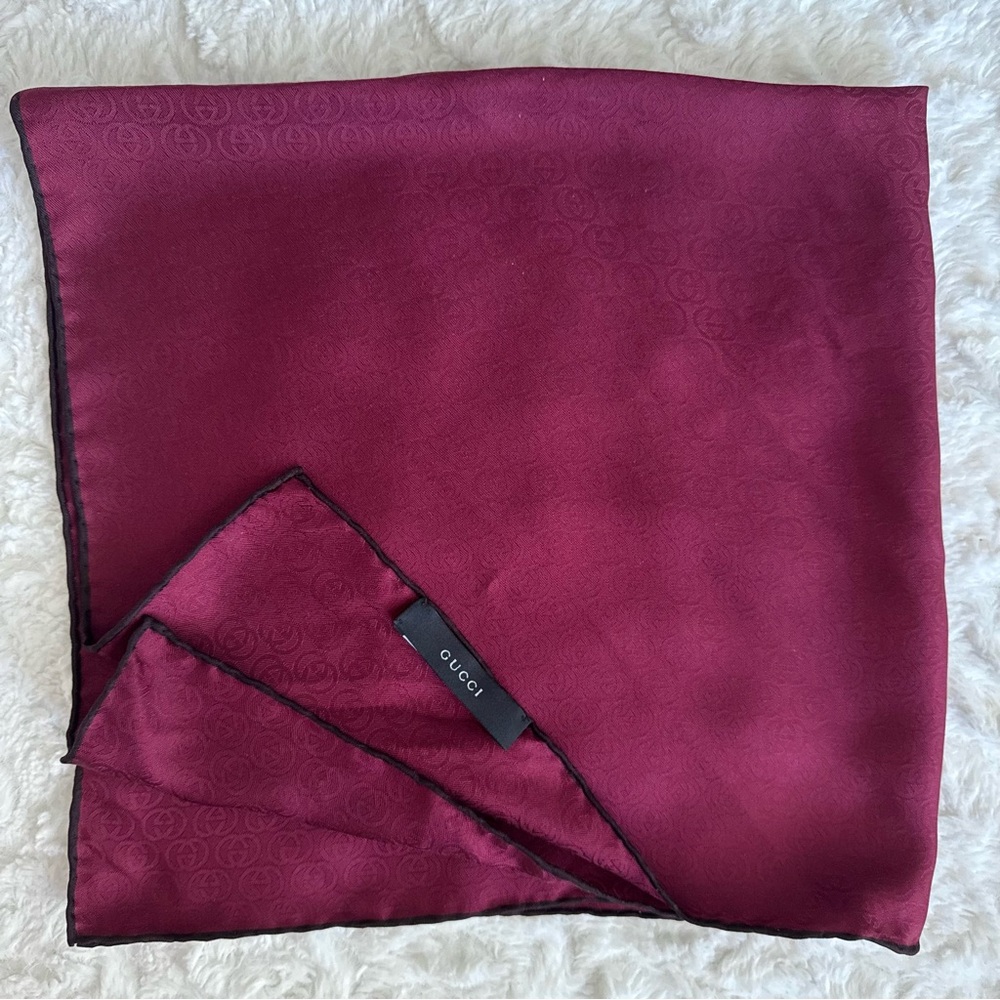 GUCCI Monogram Silk Scarf Burgundy - Picture 4 of 10